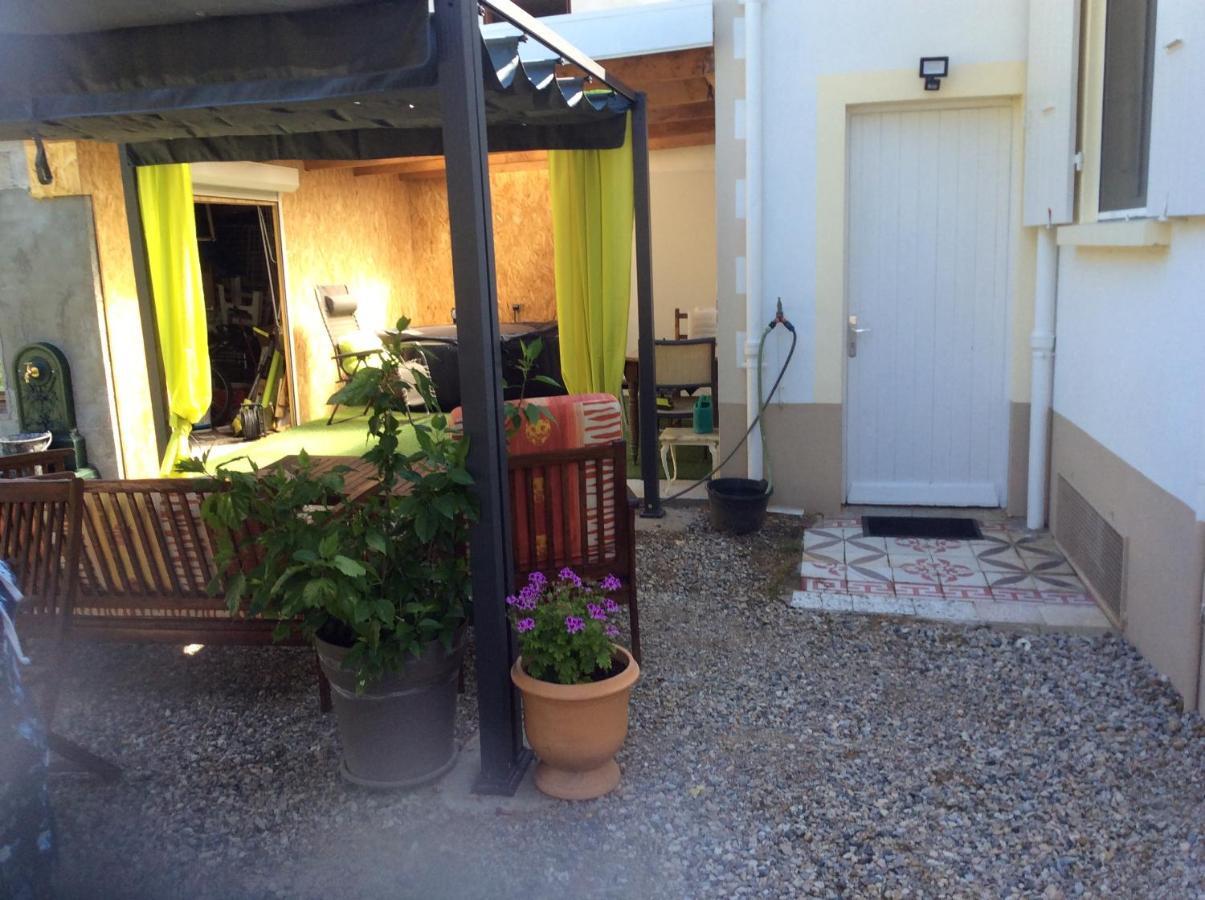 Gites Et Chambres D'Hotes Les Roses The Hauterives Exterior photo